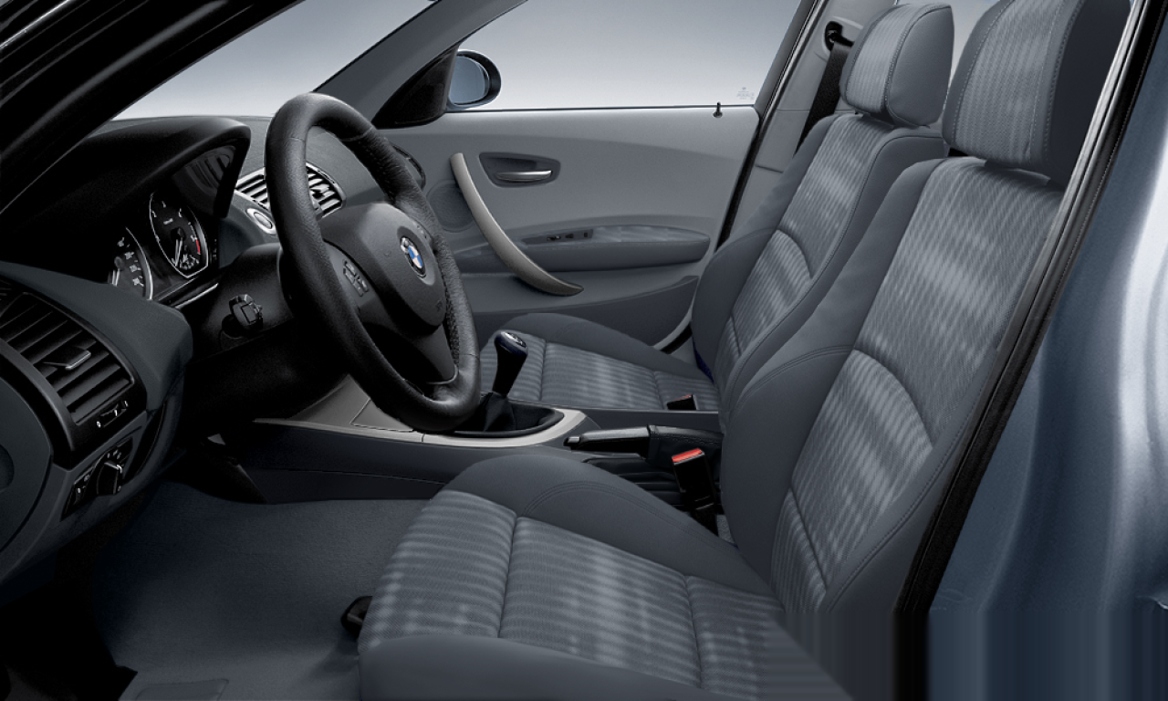 Interior of BMW 120d (E87), VIN WBAUG51020PV08788