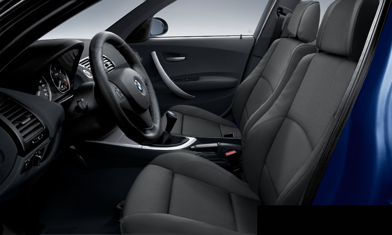 Interior of 2005 BMW 120d (Sports Hatch (5 Doors)), VIN WBAUG51030PV20870