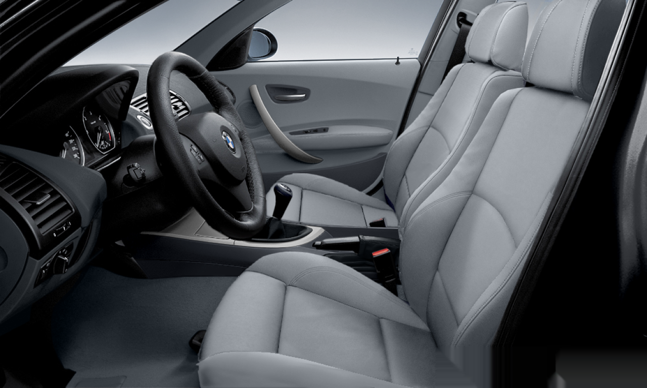 Interior of BMW 120d (E87), VIN WBAUG51040PV19940