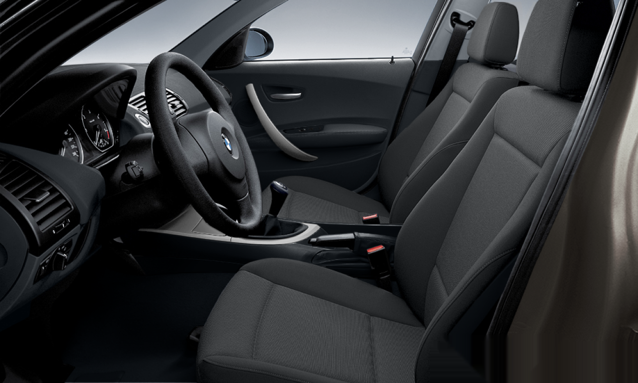 Interior of BMW 120d (E87), VIN WBAUG51060PV34407