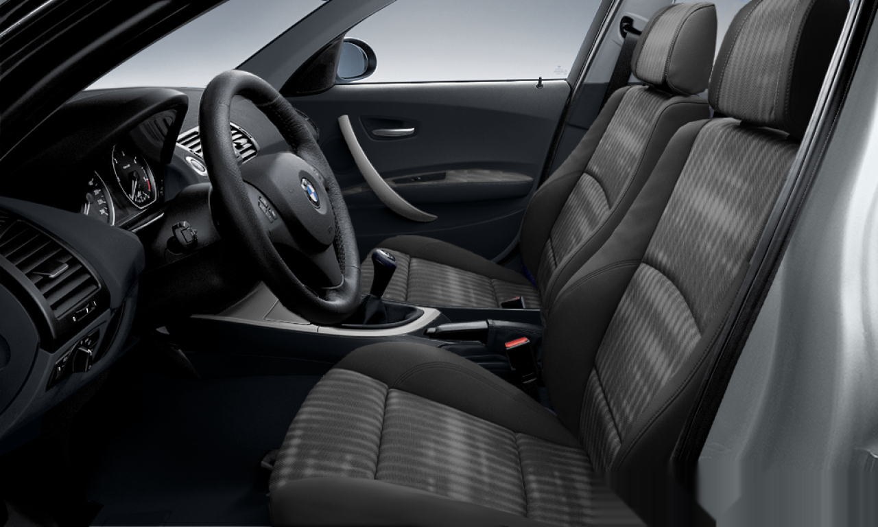 Interior of BMW 120d (E87), VIN WBAUG51060PV38909