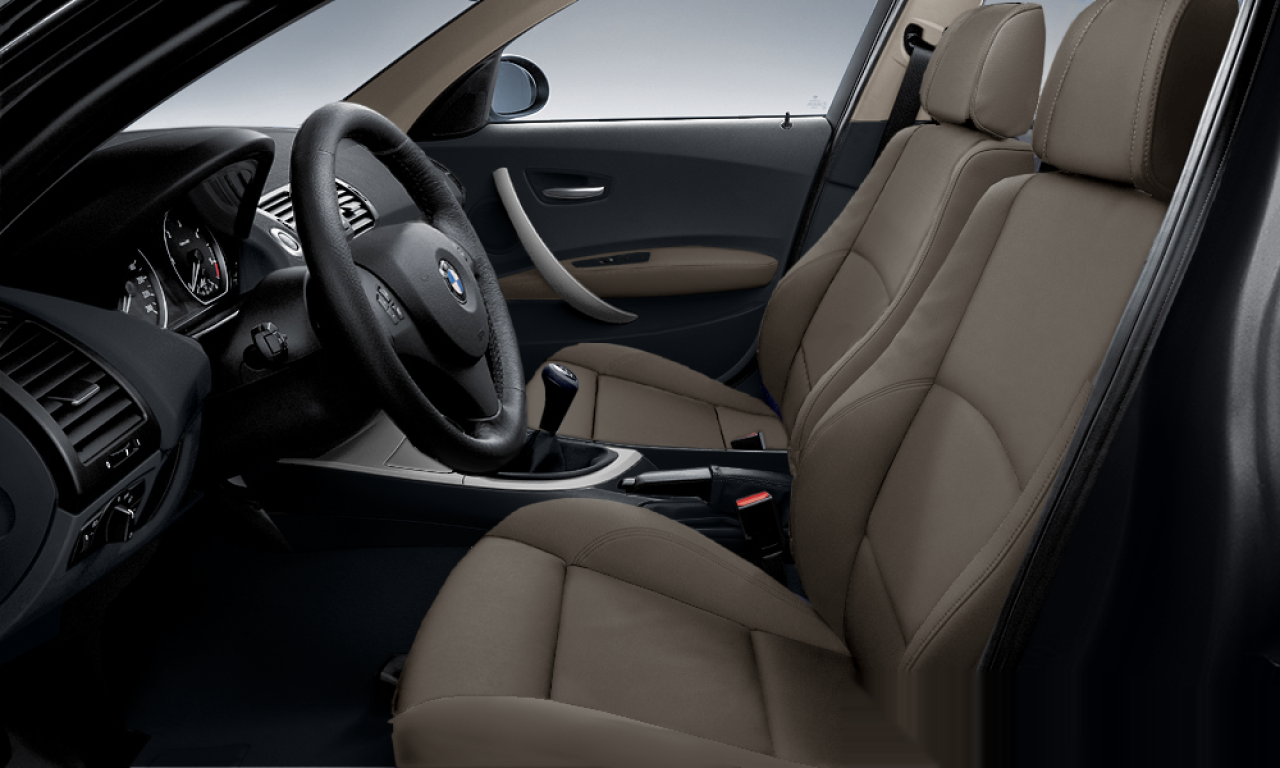Interior of BMW 120d (E87), VIN WBAUG51060PV40501