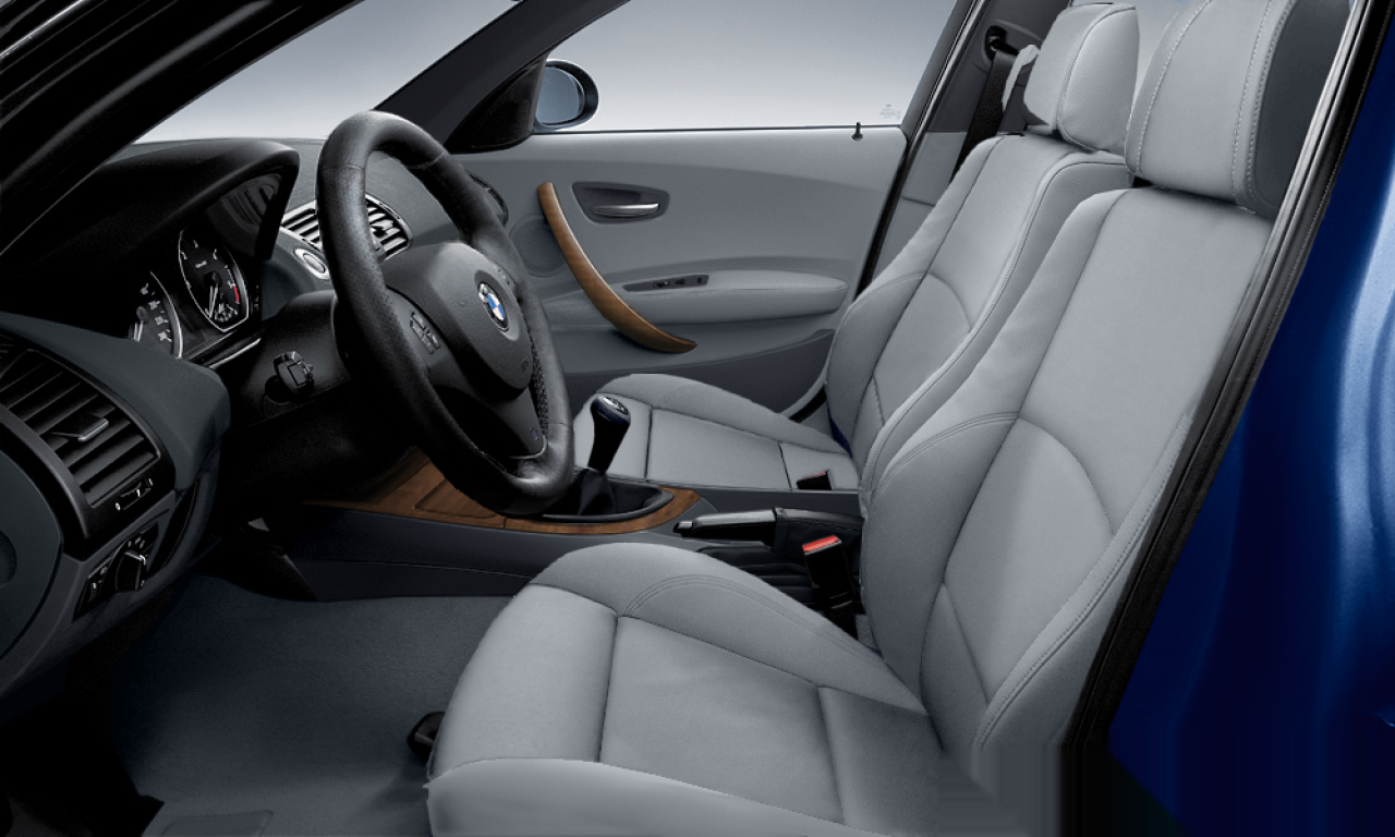 Interior of BMW 120d (E87), VIN WBAUG51070PV45626