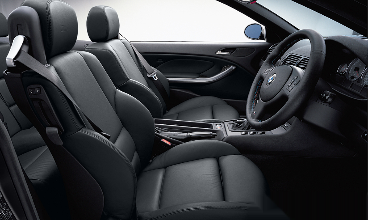 Interior of 2000 BMW M3 (E46 (C)), VIN WBSBR92040PM96887