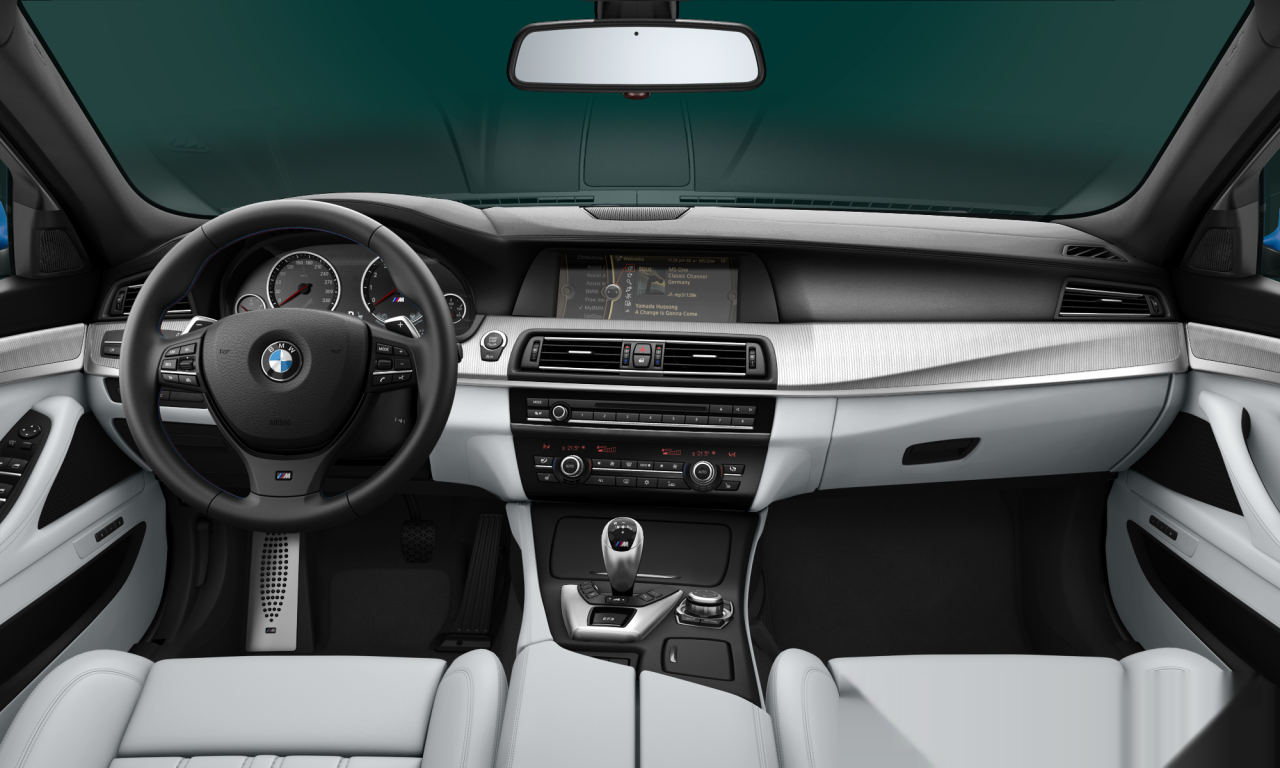 Interior of BMW M5 (F10 (M5)), VIN WBSFV91060C581400