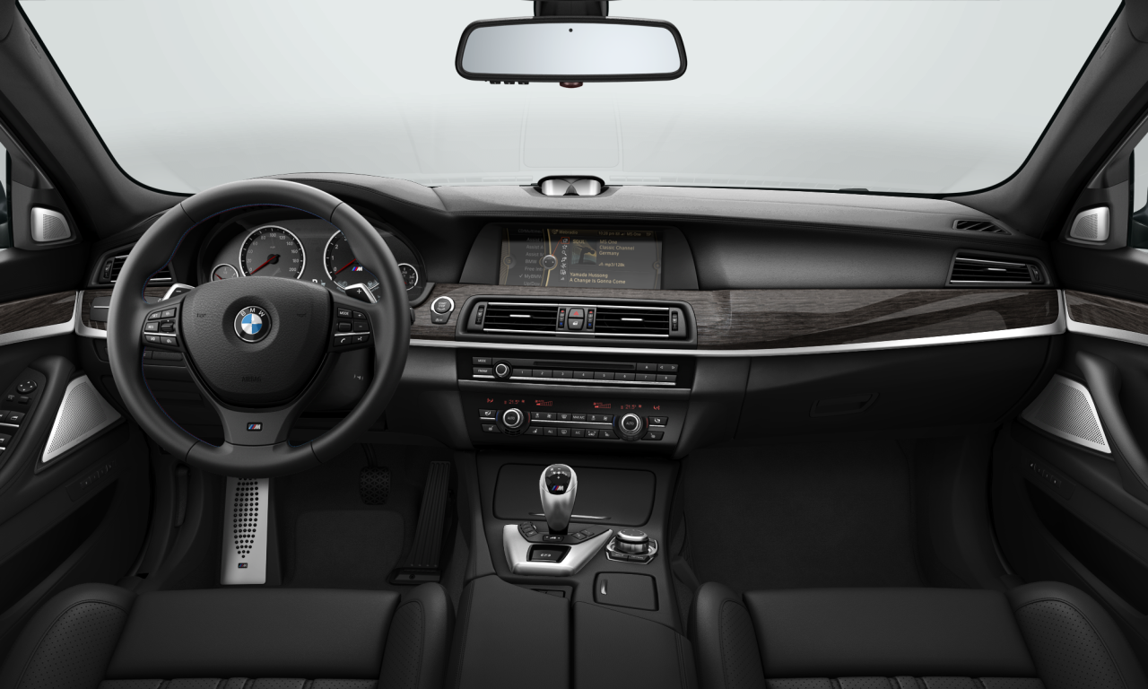 Interior of 2012 BMW M5 (F10 (M5)), VIN WBSFV9C52DD096082