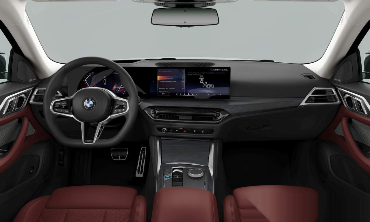 Interior of BMW i4 xDrive40 (Gran Coupe (5 Doors)), VIN WBY43HD04SFV66856