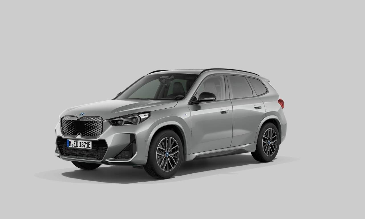 Exterior of 2023 BMW iX1 xDrive30 (Sports Activity Vehicle (5 Doors)), VIN WBY61EF0405Y28422