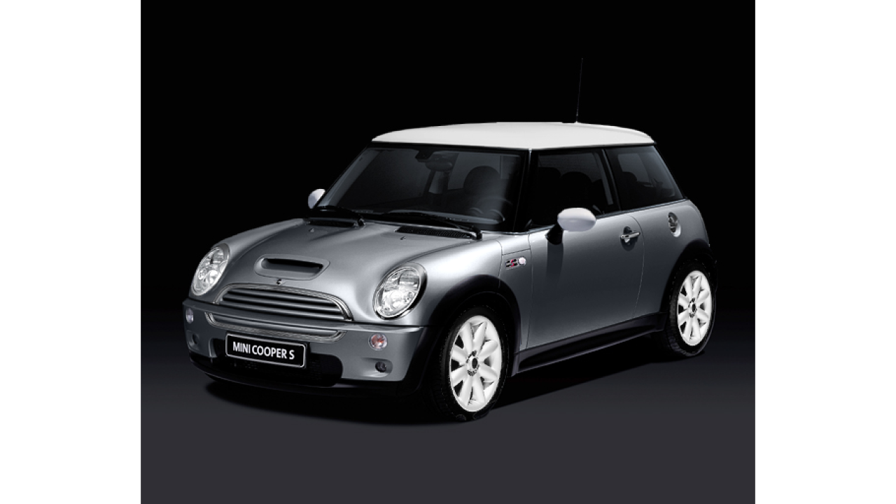 Exterior of BMW MINI COOPER S (R53), VIN WMWRE31090TD05536