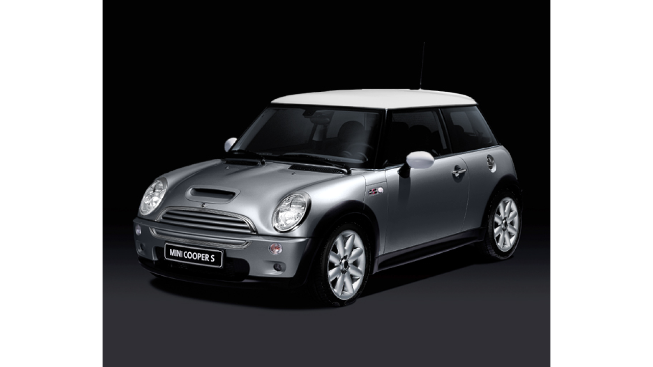Exterior of BMW MINI COOPER S (R53), VIN WMWRE32050TC66216